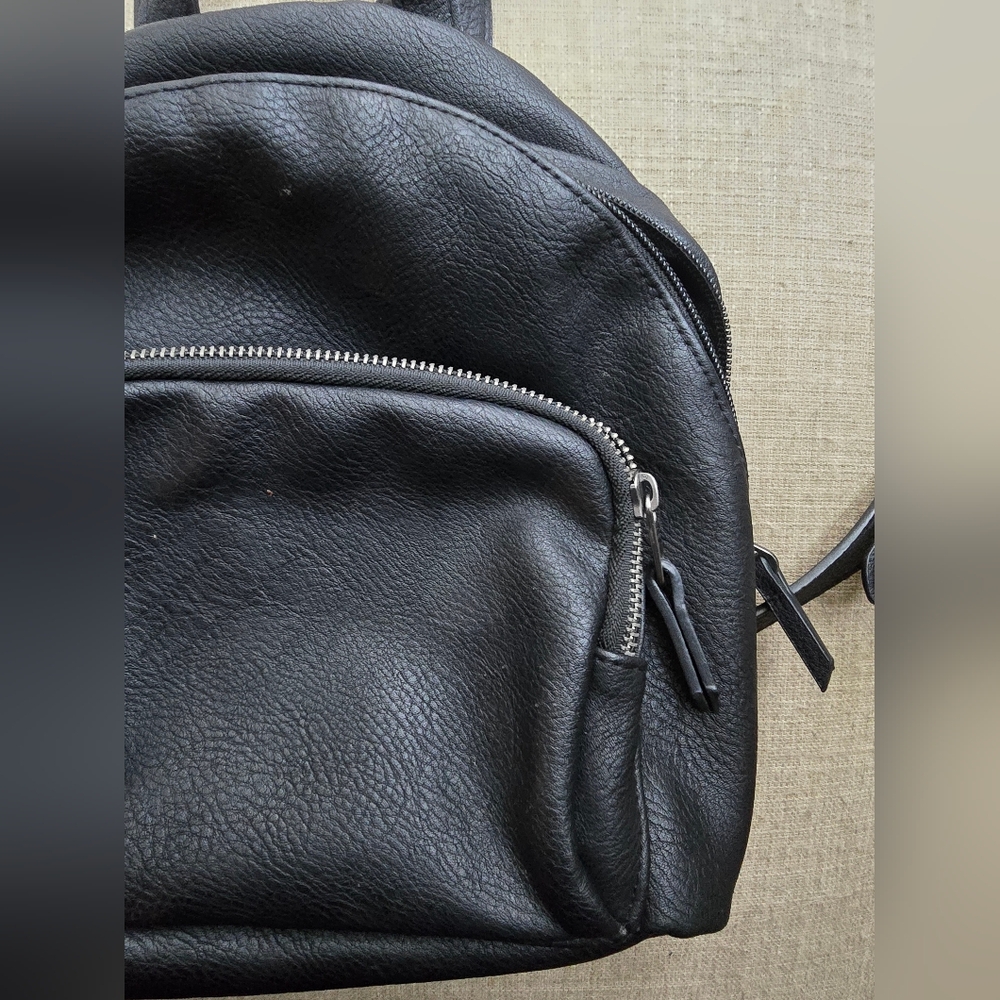 Universal Thread Black Backpack - Picture 2 of 6